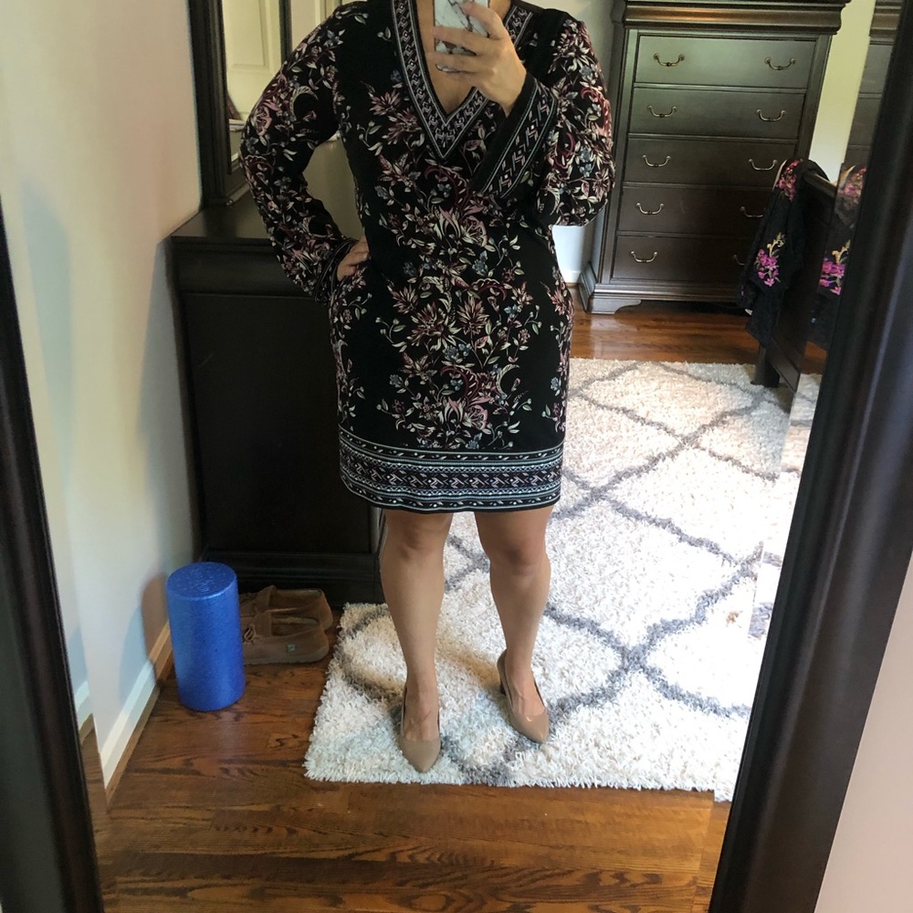 WHBM v neck pull on style dress